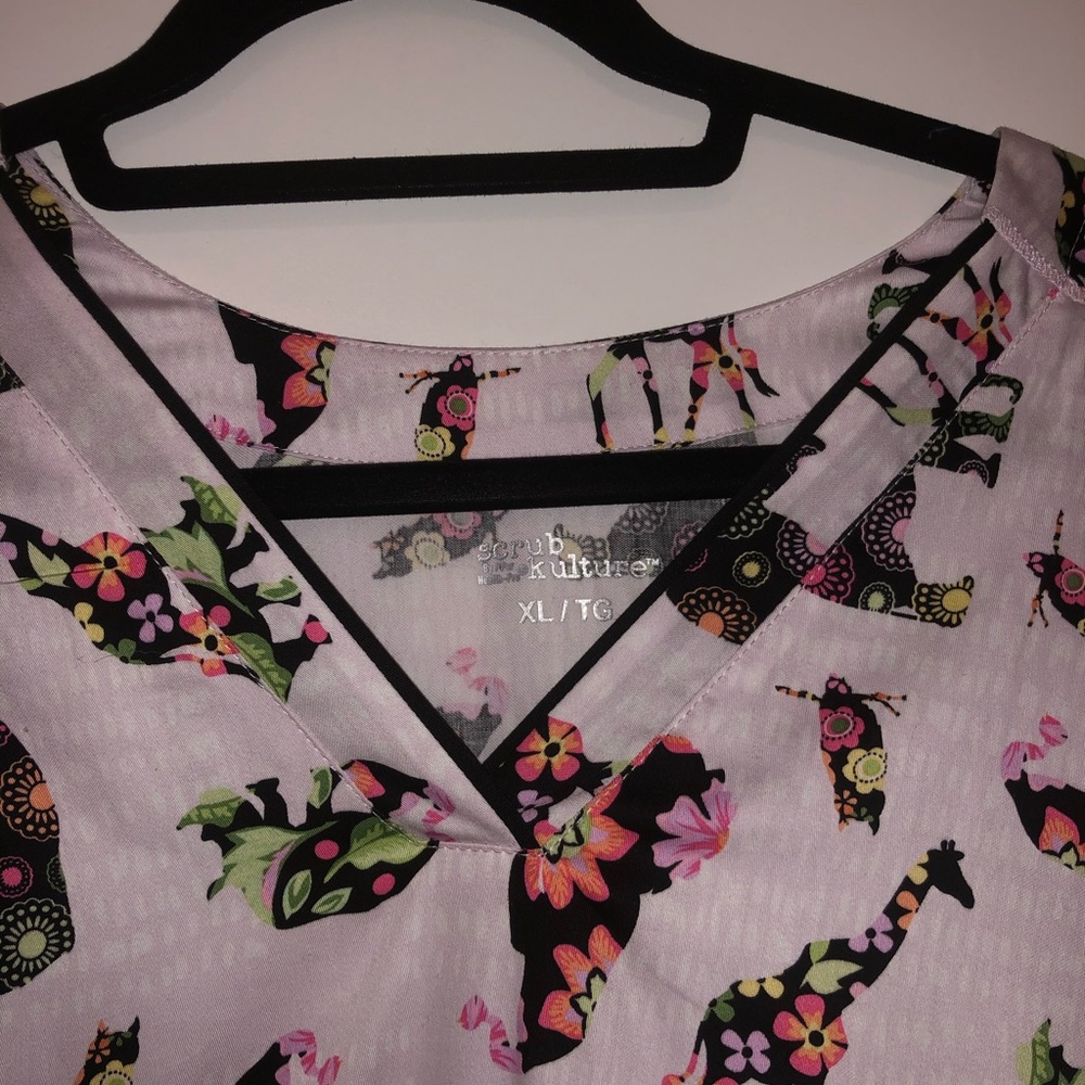 Scrub Kulture Top - Picture 2 of 2